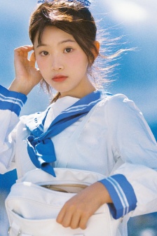 班里好多男生都扒我胸